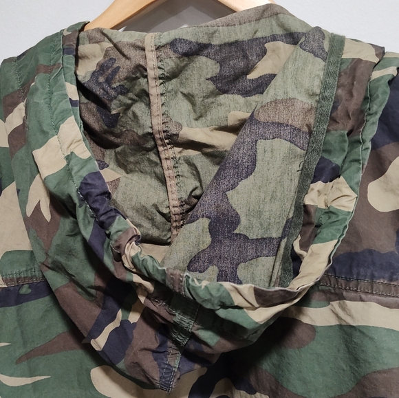 Forever 21 Women's Green Camo Utility Hooded Jacket, Full Zip, Pockets, Size 1X - Picture 7 of 9